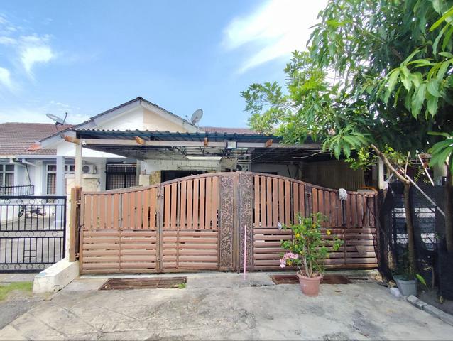 BIGGER SIZE 22x75 RENOVATED 💥 Single Storey Desa Cempaka BBN Nilai 1