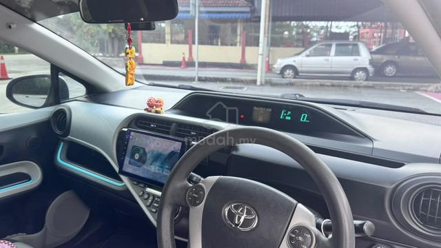 2012 Toyota PRIUS C 1.5 (HYBRID) (A) - 4