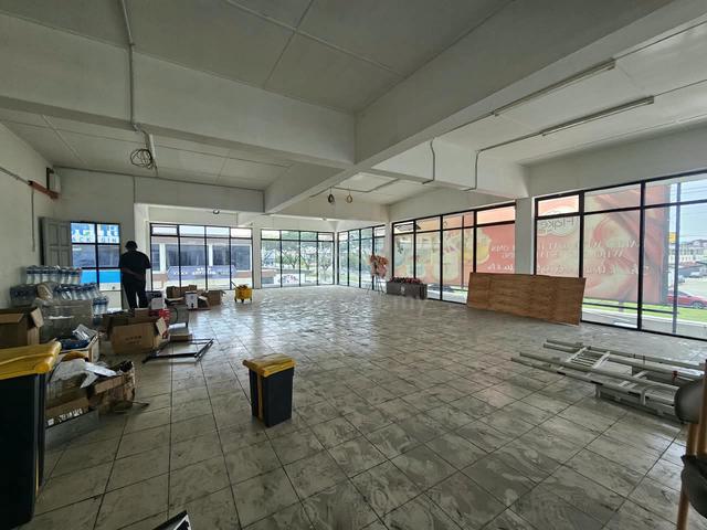 Plaza Kolombong | Corner 1st Floor | Facing Main Road| Office 1