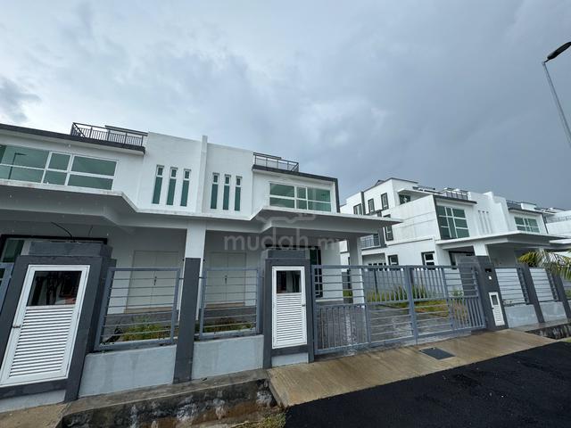 BRAND NEW UNIT! 3 Storey Semi D Taman Klebang Utama, Melaka 1
