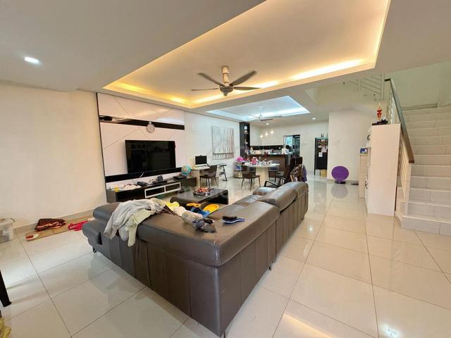 Seri Austin gated Guarded fully renovated double storey terrace house 1