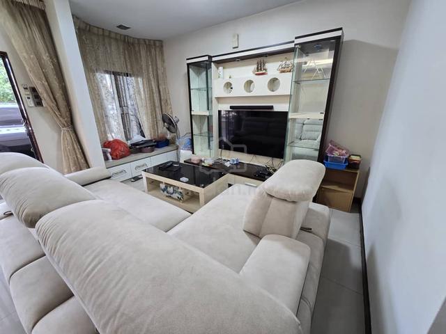 Selayang Indah 3 storey for Rent 1