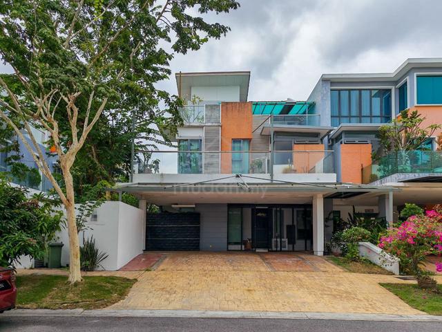 RENOVATED, 2.5 Storey Semi D, Bangi Lakehills Villa, Seksyen 6, Bangi 1