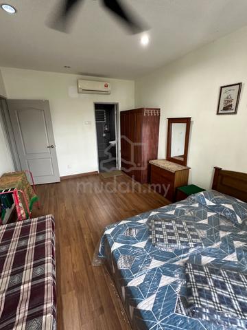 [Master Bedroom] Seri Puteri Condominium Near LRT Cheras Station 1