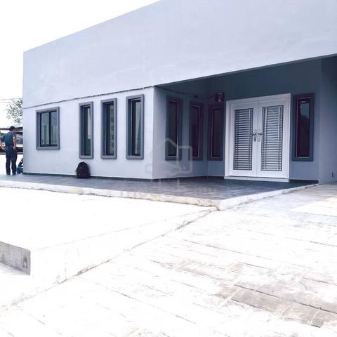 Larkin Single Storey Bungalow 6486sf only 768k! 1