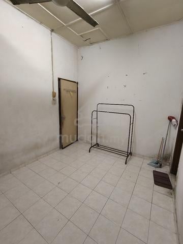 Bilik Sewa Single Nilai 1