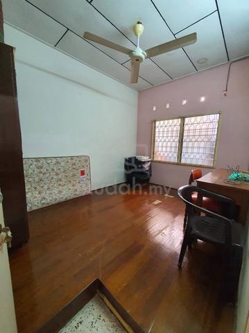 Island Glades Single Terrace House for Rent 1