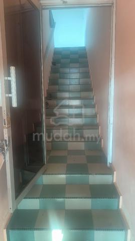 Batu berendam, melaka above retail shop for rent Roadside
1st floor
1