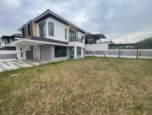 Seremban 2 Corner(22x75 Freehold, Cashback 40k) Below Market Price!!! 1