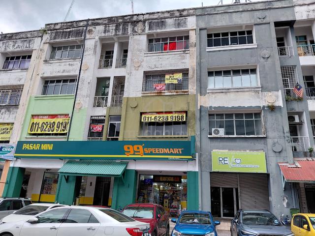 Premium Adjoined 4-Storey Shop Lots for Sale at Bandar Kinrara 5 1