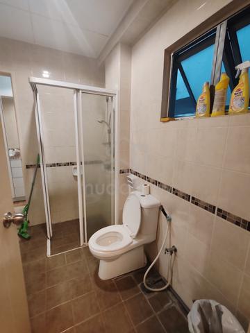 Good buy Lagoon Villas 2sty duplex near shop gated guarded 4