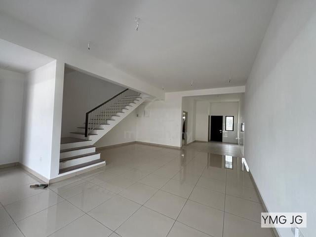 Bandar Bukit Raja@Adira Brand New 2 Sty Partially Furnished Prime Area 1