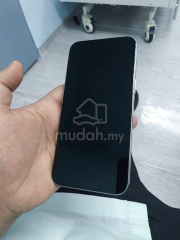 iPhone 15 Pro Max - photo 2 of 6