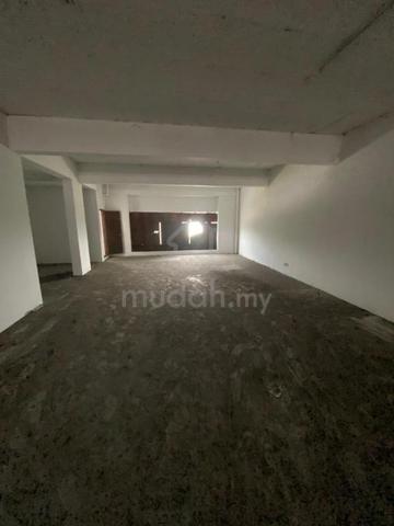 No. 42-2, Jalan Seri Utara 1 1