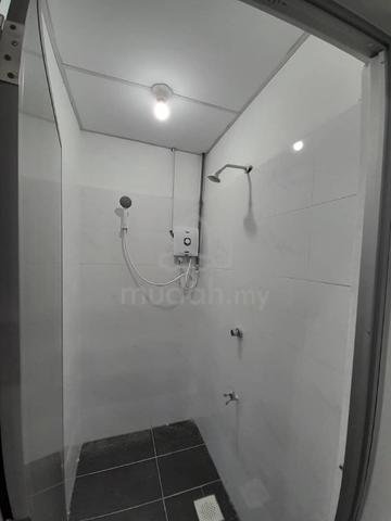 VERY NEAR CIQ SINGLE ROOM ( Stulang ) 5