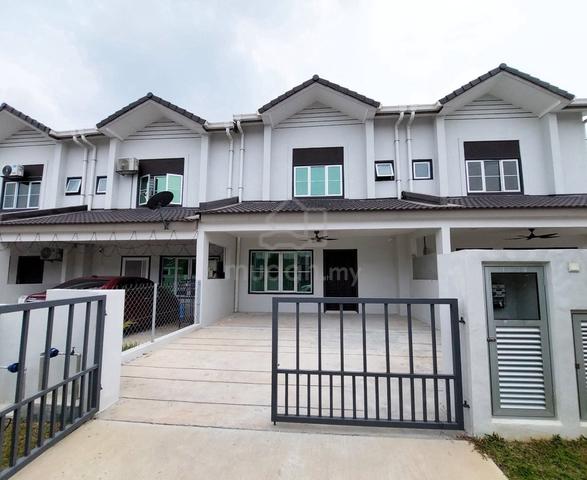 Sepang Salak Tinggi , M Senyumia Double Storey House - End July onward 1