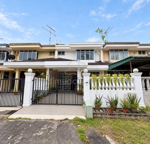 [FACING PLAYGROUND] Rumah 4 Bilik Saleng Kulai 1