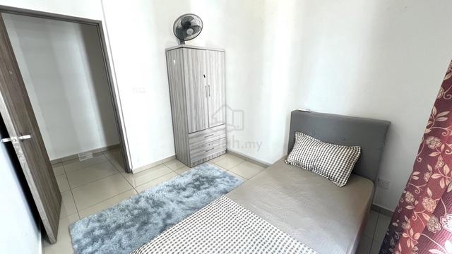 COZY SINGLE ROOM AT TREE SPARINA BAYAN LEPAS ! FREE WIFI n CLEANING 1