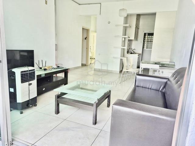 University Place (Plaza Ivory) 1