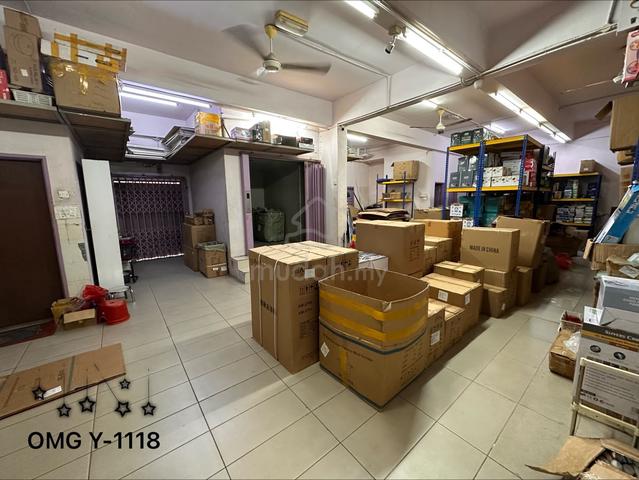 Bandar Botanic 3 Storey Shop Lot 2 unit Adjoining 44x75 With Cargo Lif 1