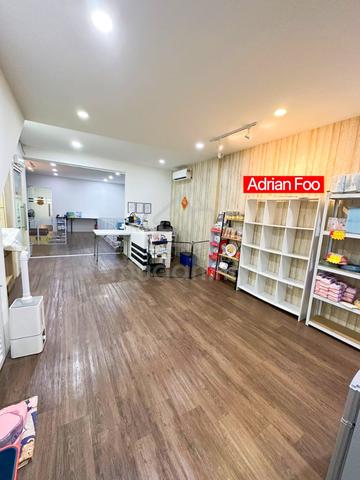 Officelot 1100sf At Vantage Point Facing Main Road 1
