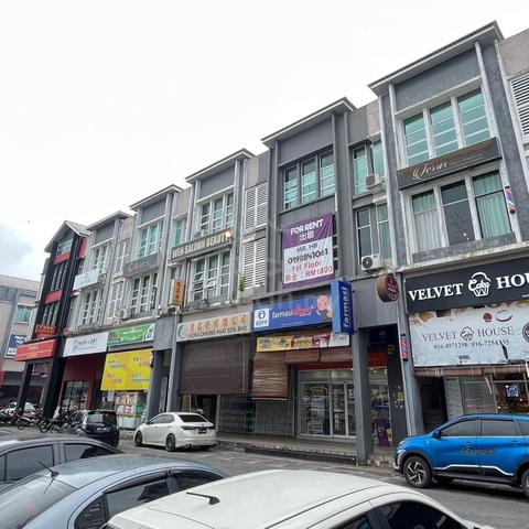 Desa Wira Ground Floor Shoplot For Rent @ Nearby Emart Batu Kawa Kch 1