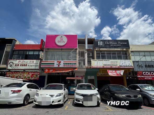 Bandar Botanic Mahogani Double Storey Shoplot Good Location ROI Klang 1