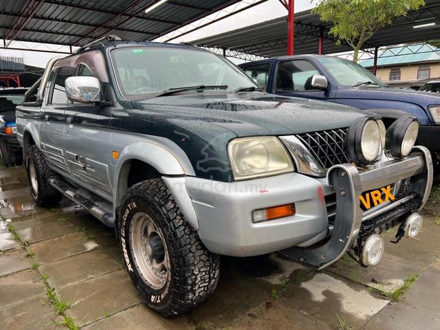 Mitsubishi STORM 3.0A 4X4 GLS