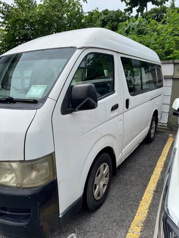Toyota Hiace Window Van 2.5(D) - 1