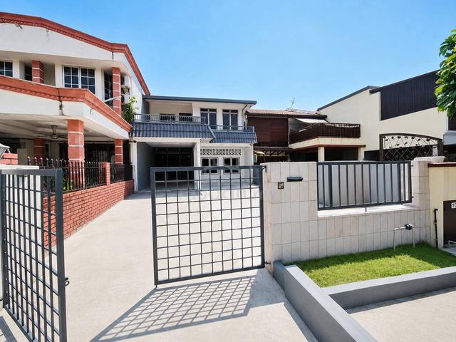 PALING MURAH - FACING OPEN & RENOVATED 2 Storey Terrace Seksyen 10 1