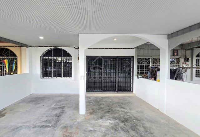 Single Storey Terrace House fully renovated for sale at klebang ipoh 1