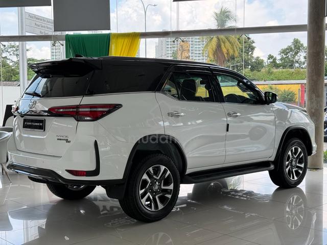 [Rebate 33k Pre Reg] 2025 Toyota FORTUNER 2.8 VRZ - 3