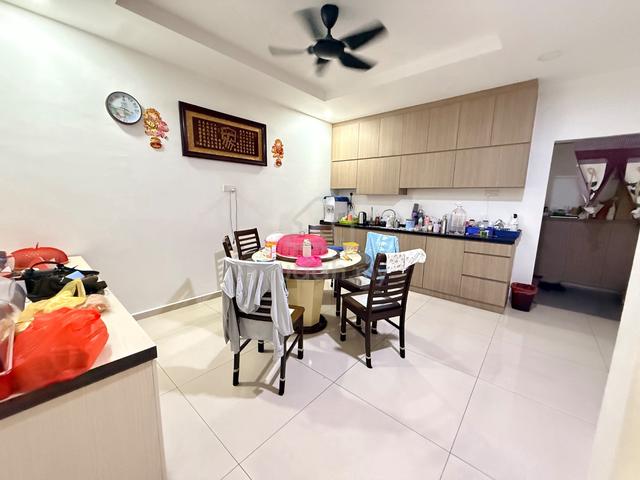 Taman Pulai Utama Double Storey Corner Lot Fully Renovated 6 Rooms 1