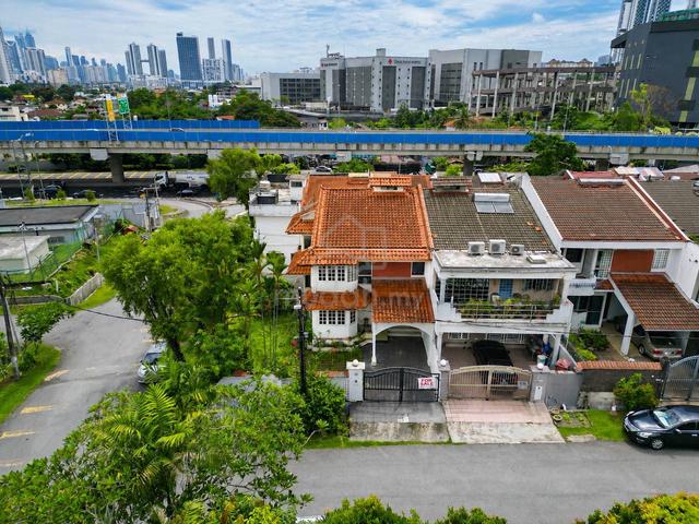 FACING OPEN 💥 CORNER LOT 2.5 Storey Terrace Ukay Heights Ampang 1