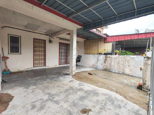 Pengkalan Indah LeaseHold Double Storey House Sale 1