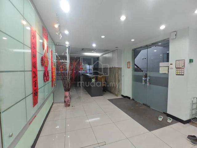 Bandar Bukit Tinggi 1 office renovated n fully furnished 22x75 1