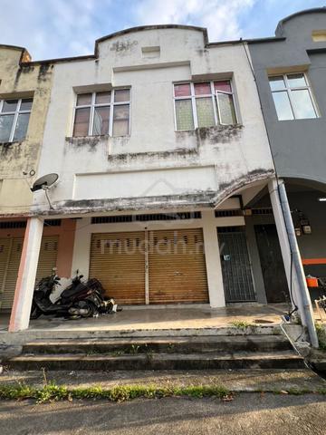 [NEGO] [BELOW MV] Double Storey Shop Lot Taman Dahlia Salak Tinggi 1