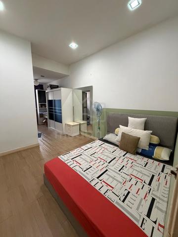 kota kemuning room with toilet to rent 1