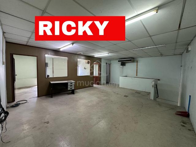 2 Adjoining Shop Lot First Floor Rent at Diamond Valley Batu Maung 3