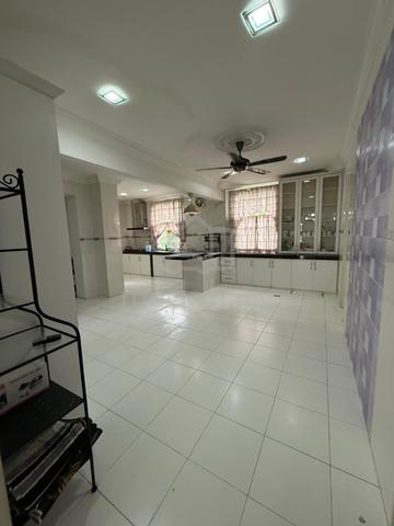 Below Value - 2.5 STOREY TERRACE CORNER LOT 4