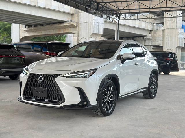 *Panaromic Roof* 2025 Lexus NX250 2.5 Version L - 2