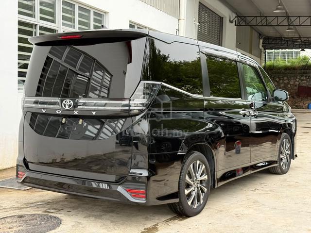 2022 Toyota VOXY 2.0 S-Z 2PD 7SEATER 42K KM - 2