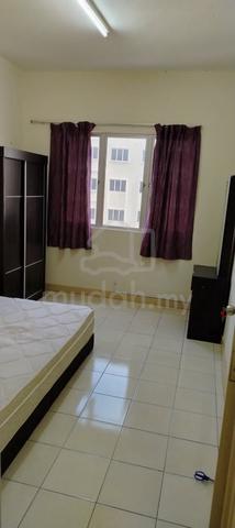 Gorgeous Aircon Medium Room,Female,Cengal Condo,6min Lrt Salak selatan 1