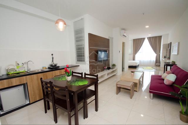 Manhattan Suites @ ITCC 1