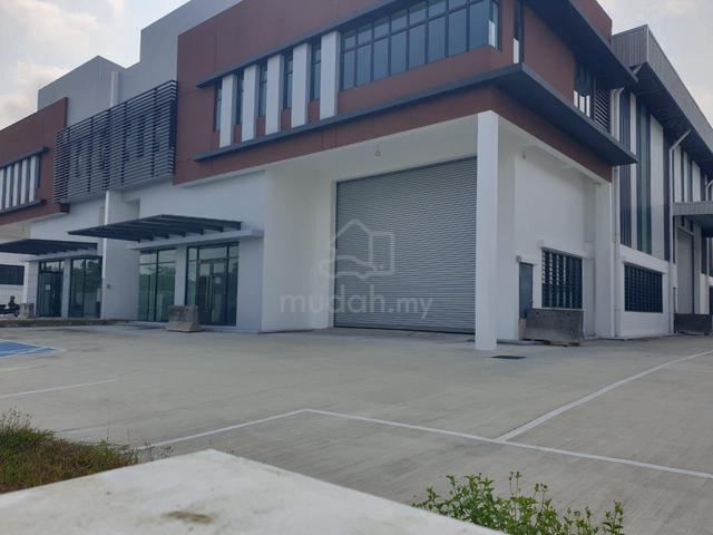 Brand New, 1.5 Storey Semi-D Factory @ Desa Cemerlang, Ulu Tiram 1