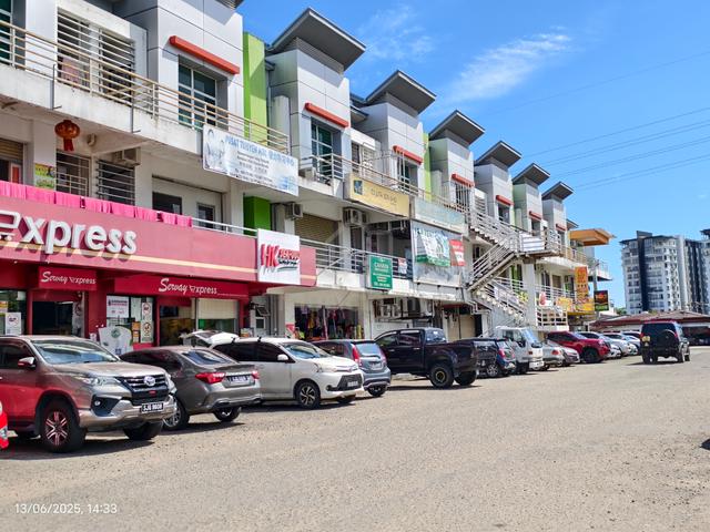 3 Storey Shoplot | Renovated| Internal Lift | Kepayan | Penampang 2