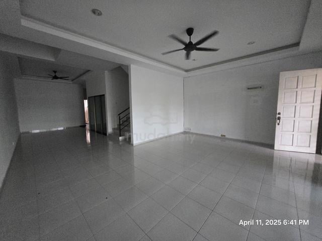 Double Storey Terrace Promenade Villa, Tanjung Lumpur, Kuantan 2