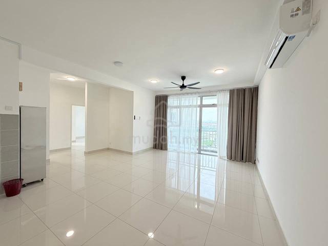 D'Lagoon Luxury Development By The Lake 1
