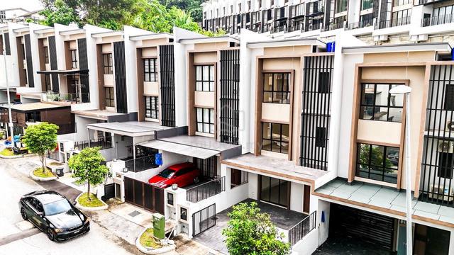 CHEAPEST🔥 3 Storey Terrace Nassim Height Ukay Bistari,Ampang 1
