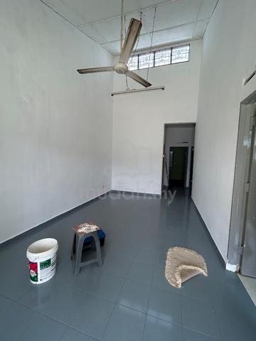 Single Storey Terrace house/Jalan Emas 2/Ulu Tiram/Low deposit/near hi 3